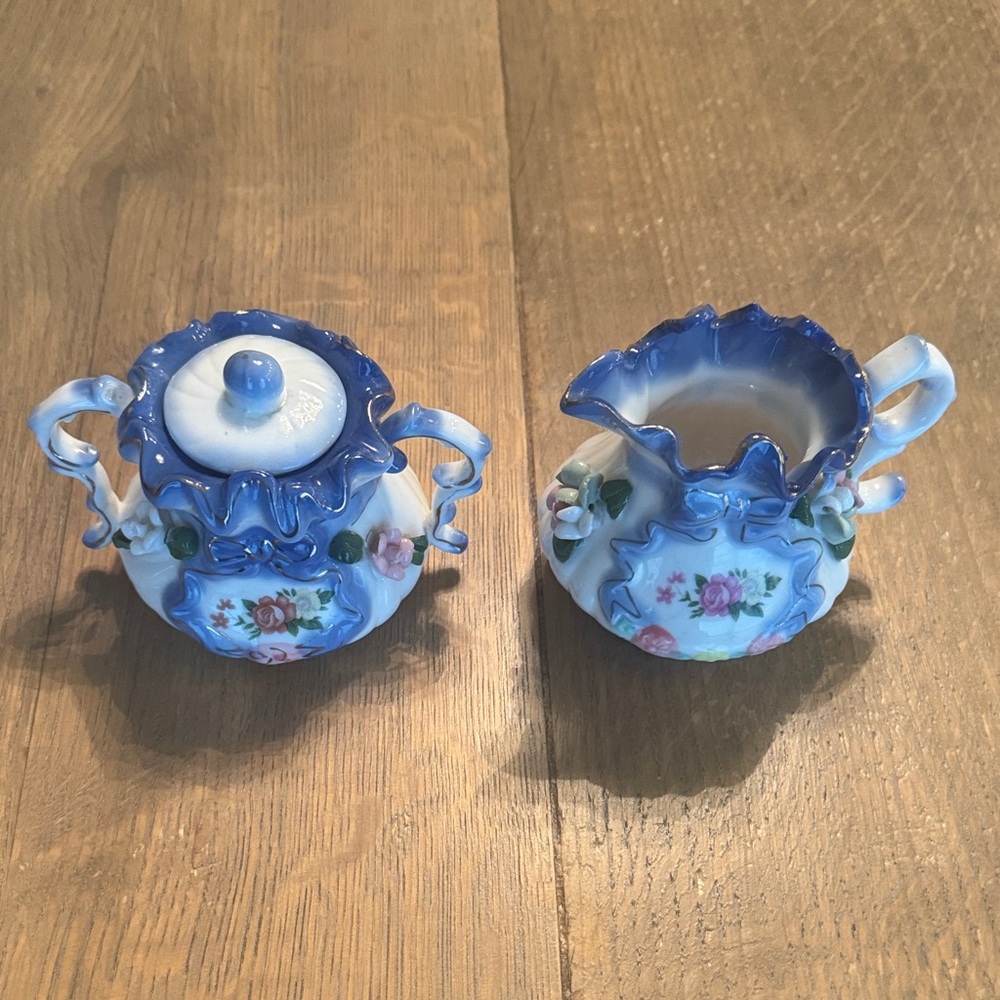 Vintage Creamer and Sugar Bowl Set (2)